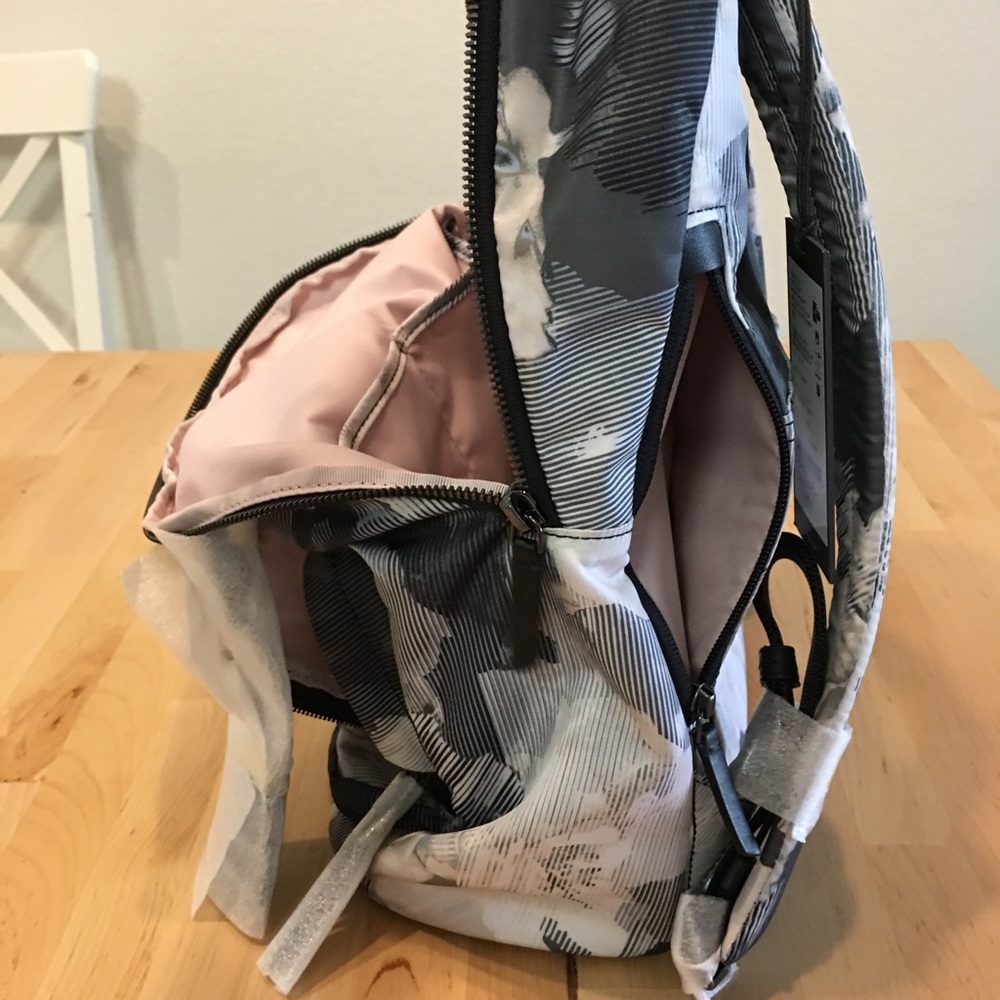 Tumi Voyageur Hagen Backpack NWT - Picture 4 of 7